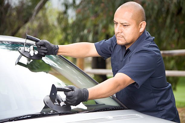 Why Should You Choose Auto Glass & Windshield Repair and Replacement for Your Vehicle